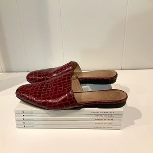 Croc Print Slides